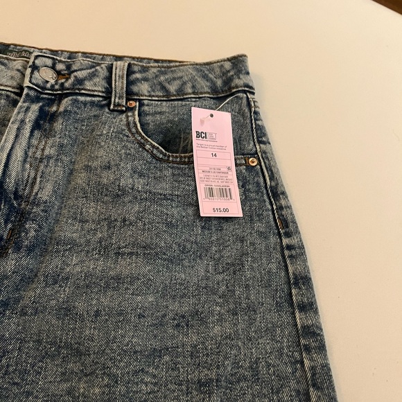 NWT Brand New With Tags Mini Jean Skirt - Picture 3 of 3
